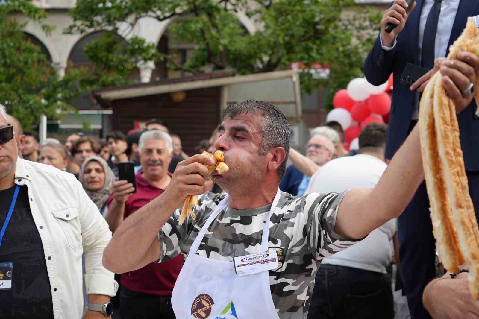 En uzun böreği yiyebilmek için günlerce aç kaldılar...