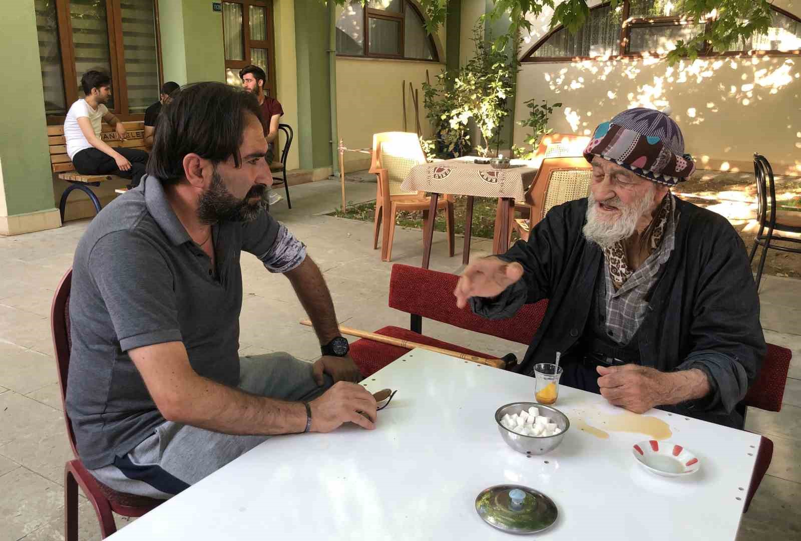 1939 Erzincan depreminin yaşayan son tanıklarından Güloğlu vefat etti