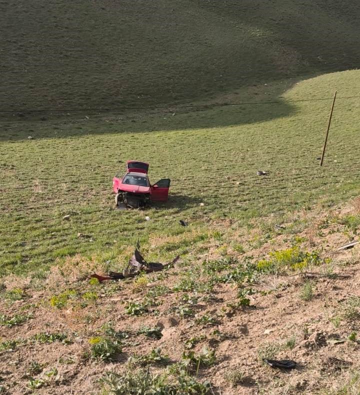 Van’da 50 metrelik uçuruma yuvarlanan otomobilin sürücüsü yaralandı