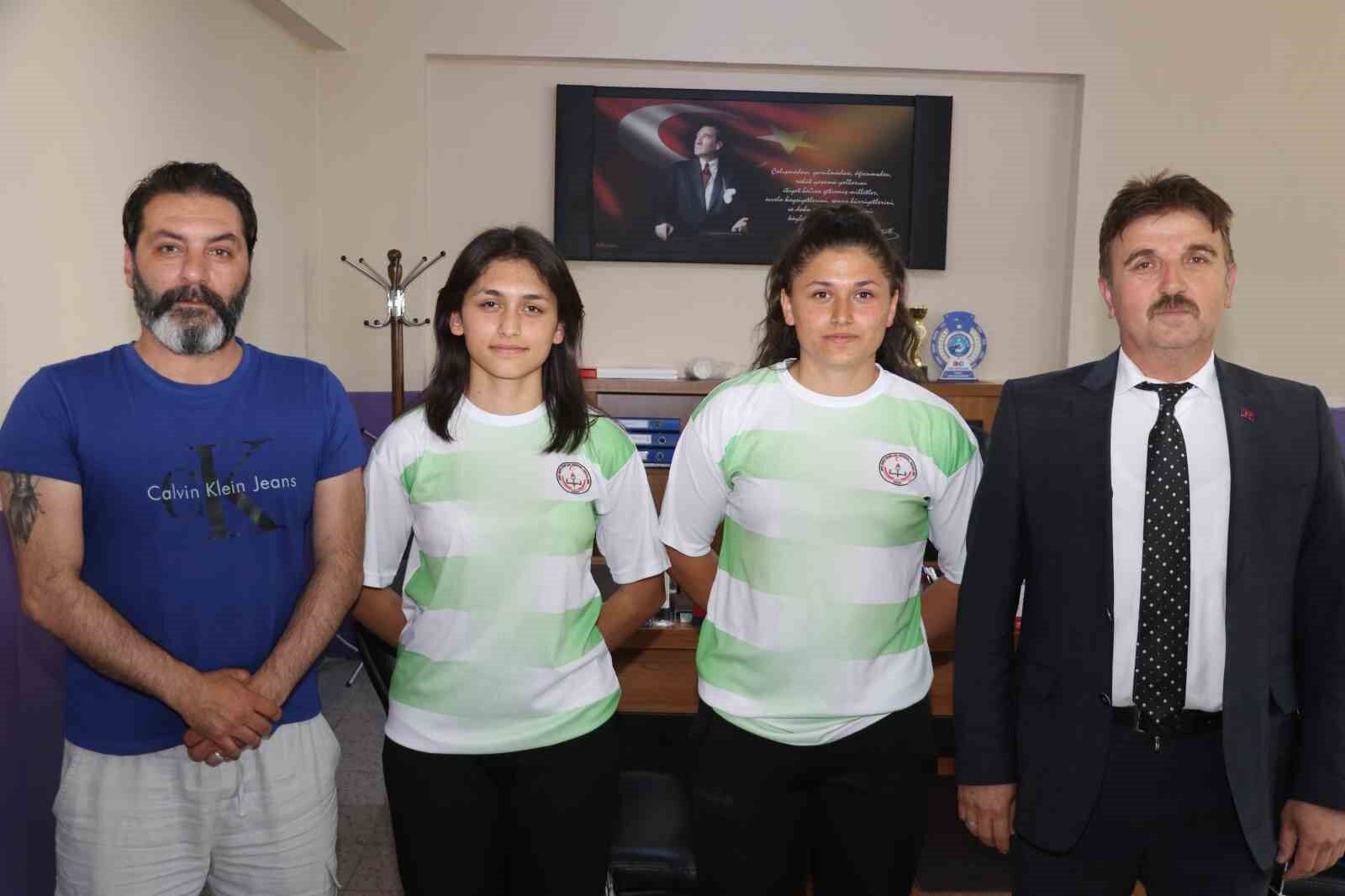 Bileği bükülmeyen kardeşler: Rukiye ve Ayşenur