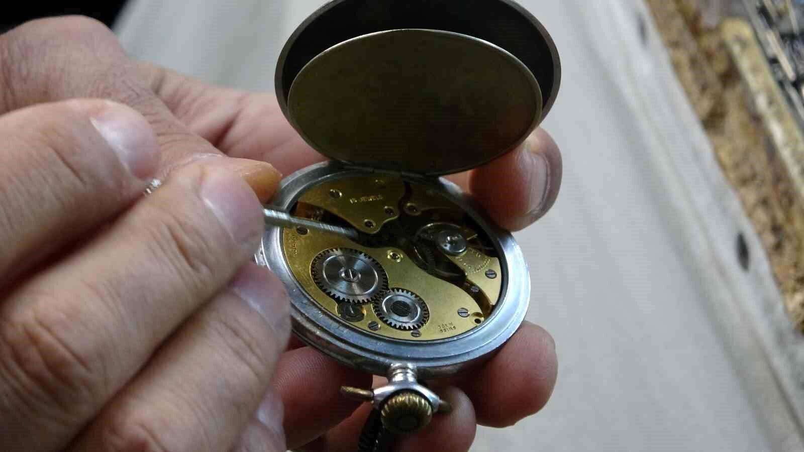 Asırlık saatler Vanlı ustanın elinde yeniden hayat buluyor