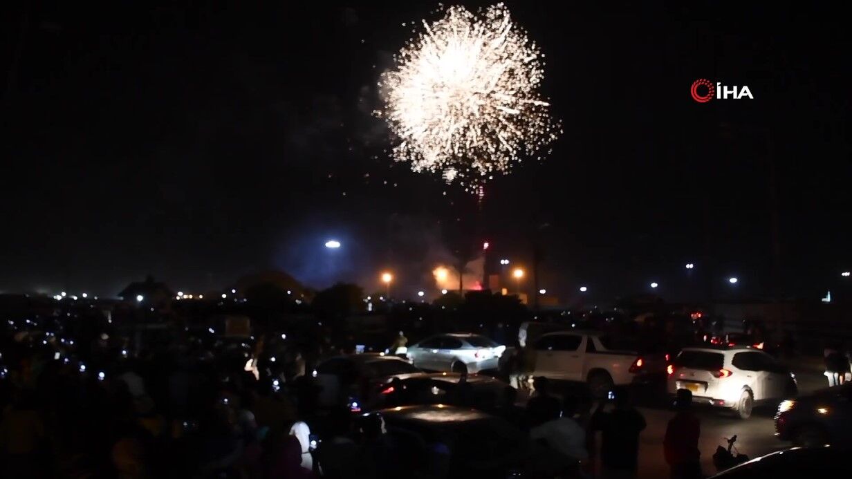Pakistan’da ateşkes havai fişeklerle kutlandı