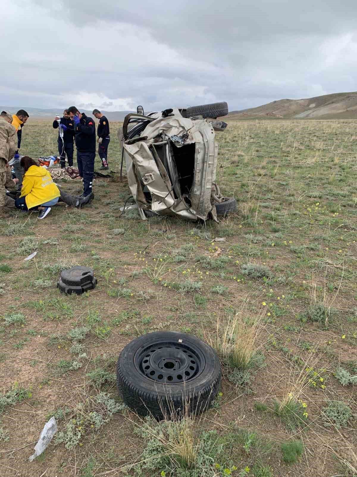 Van’da kontrolden çıkan otomobil takla attı; 1 ölü, 4 yaralı