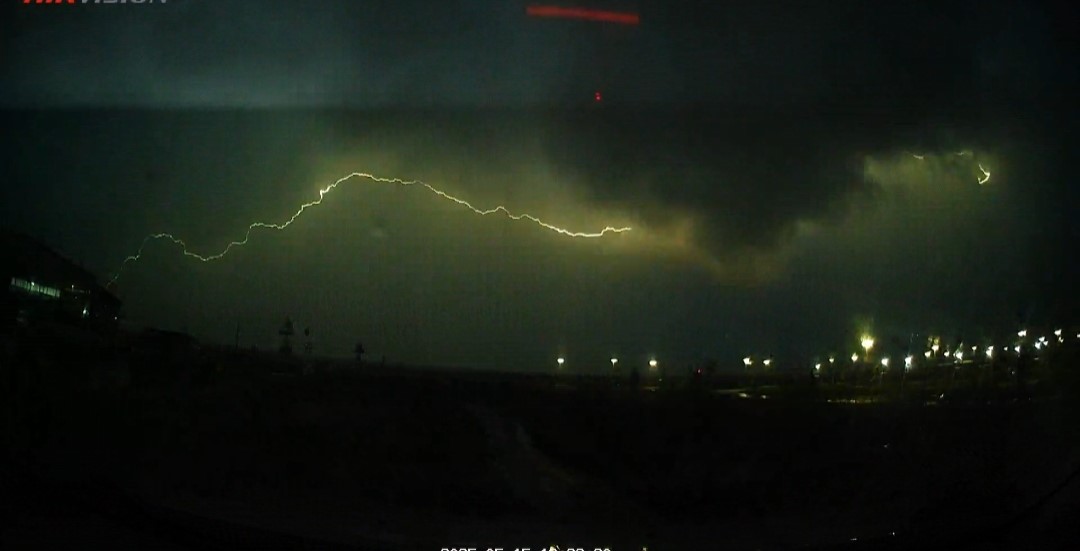 Van’da şimşekler geceyi aydınlattı