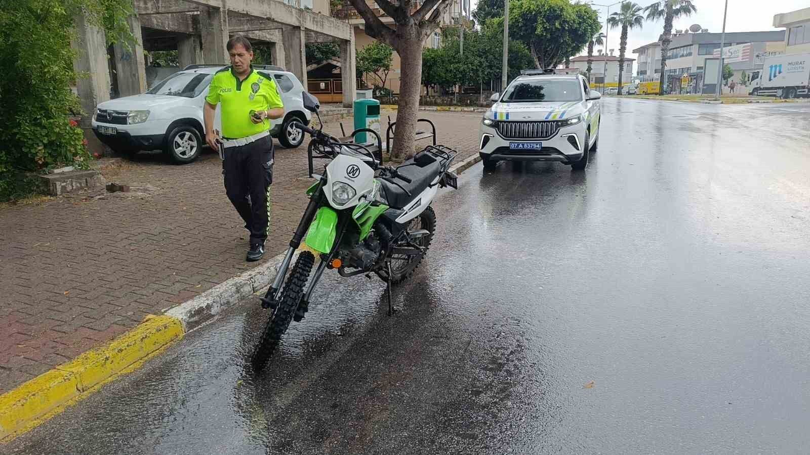 Antalya’da kaza yapan motosiklet sürücüsü 73 promil alkollü çıktı, 24 bin 976 TL ceza kesildi