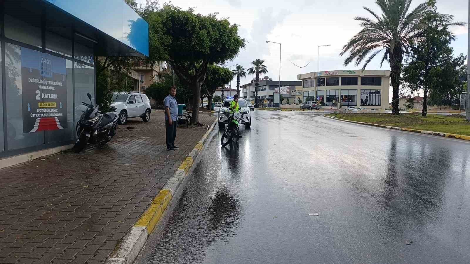 Antalya’da kaza yapan motosiklet sürücüsü 73 promil alkollü çıktı, 24 bin 976 TL ceza kesildi