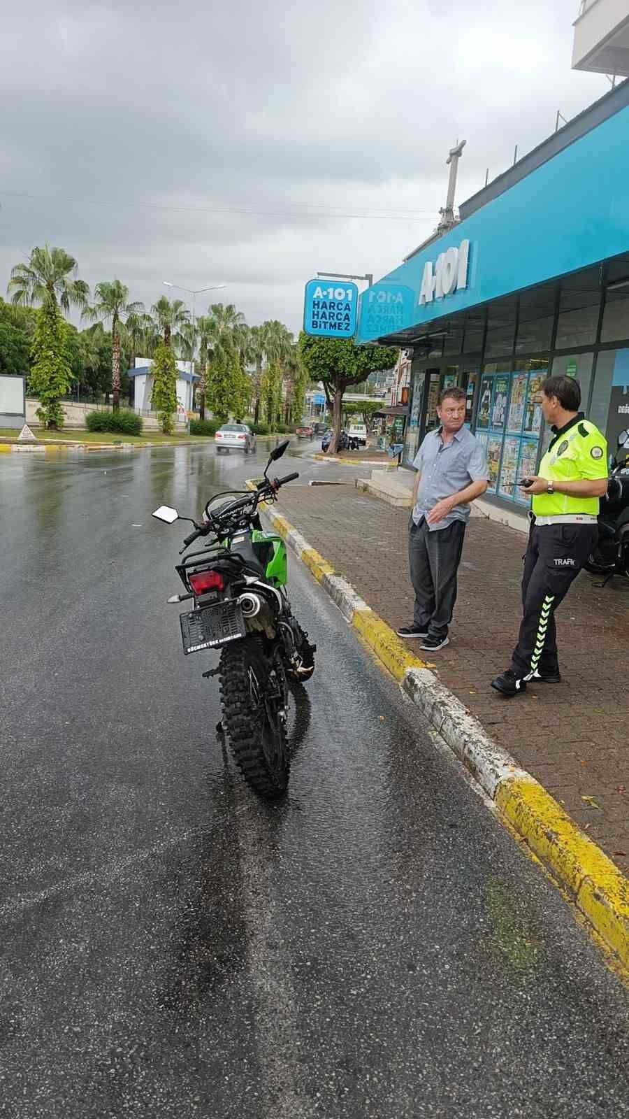 Antalya’da kaza yapan motosiklet sürücüsü 73 promil alkollü çıktı, 24 bin 976 TL ceza kesildi