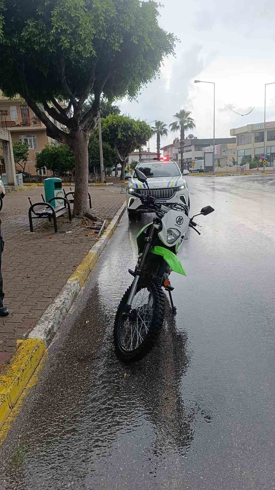 Antalya’da kaza yapan motosiklet sürücüsü 73 promil alkollü çıktı, 24 bin 976 TL ceza kesildi