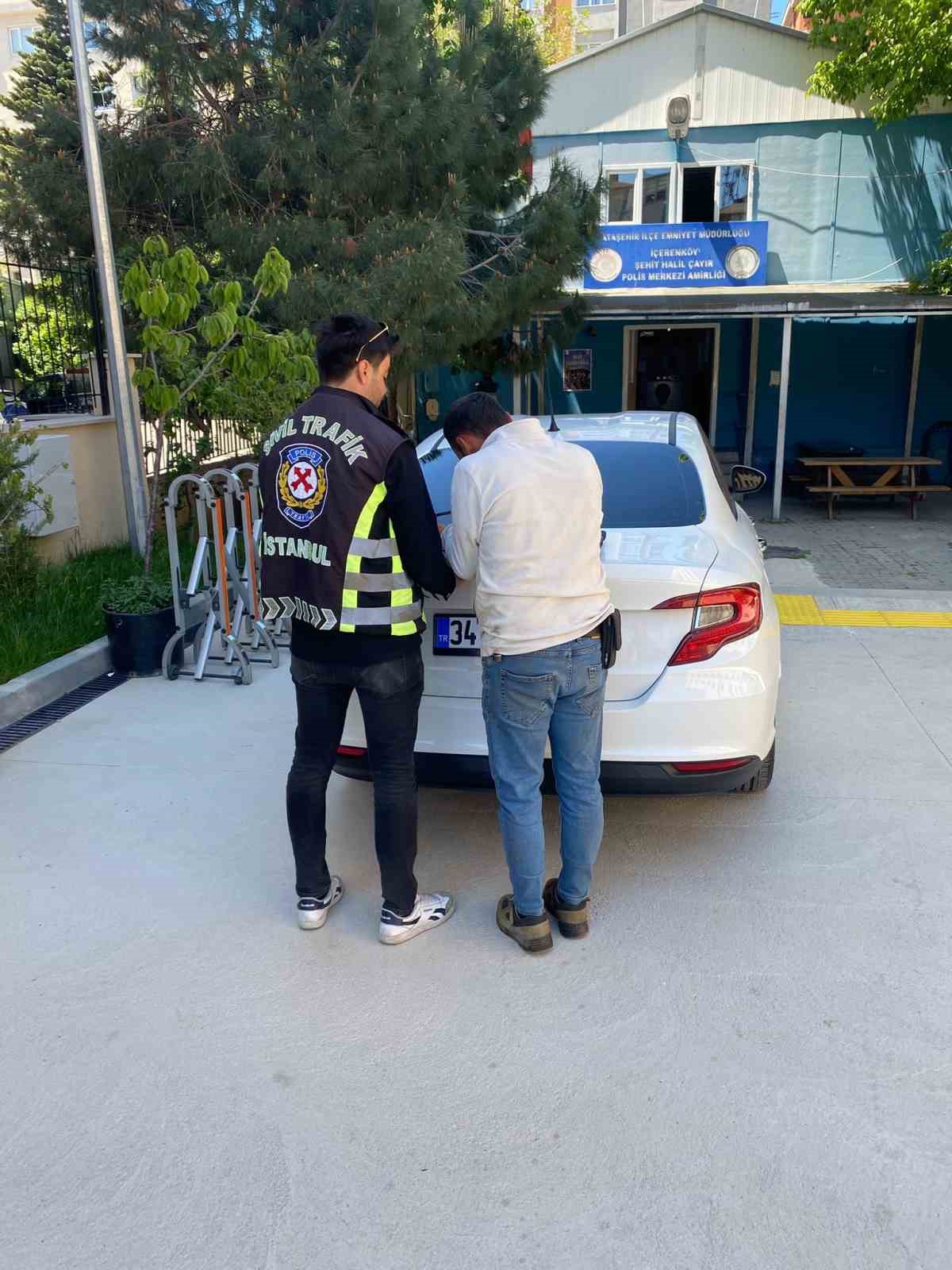 Kadıköy’de tartıştığı sürücünün aracının camına yumruk atan şahsa 3 bin 972 TL ceza