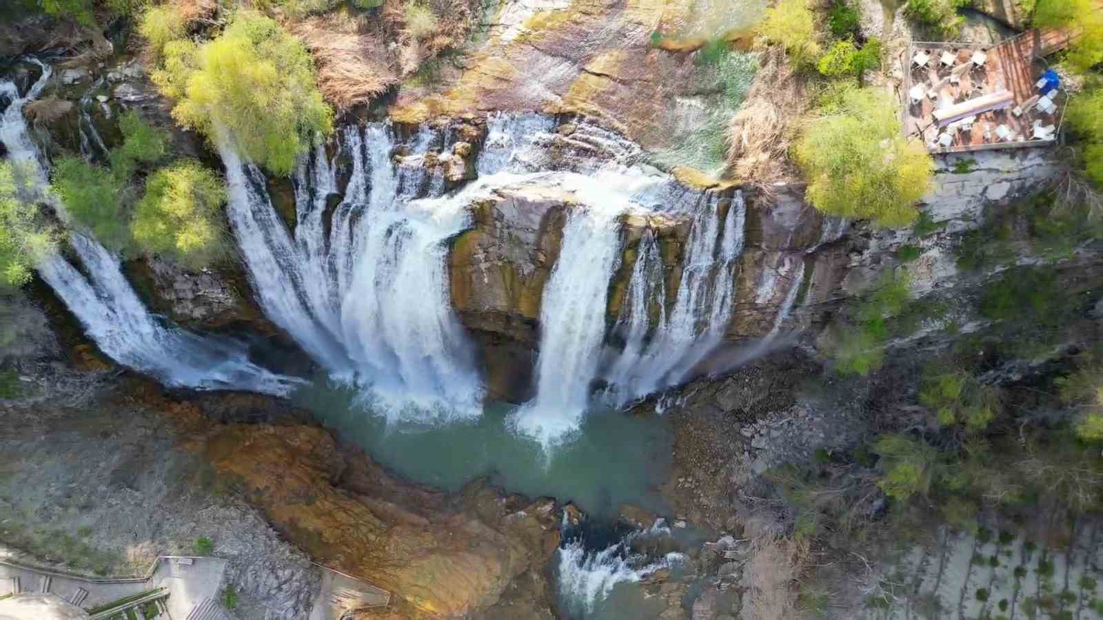 Tortum Şelalesi baharla birlikte coşmaya hazırlanıyor