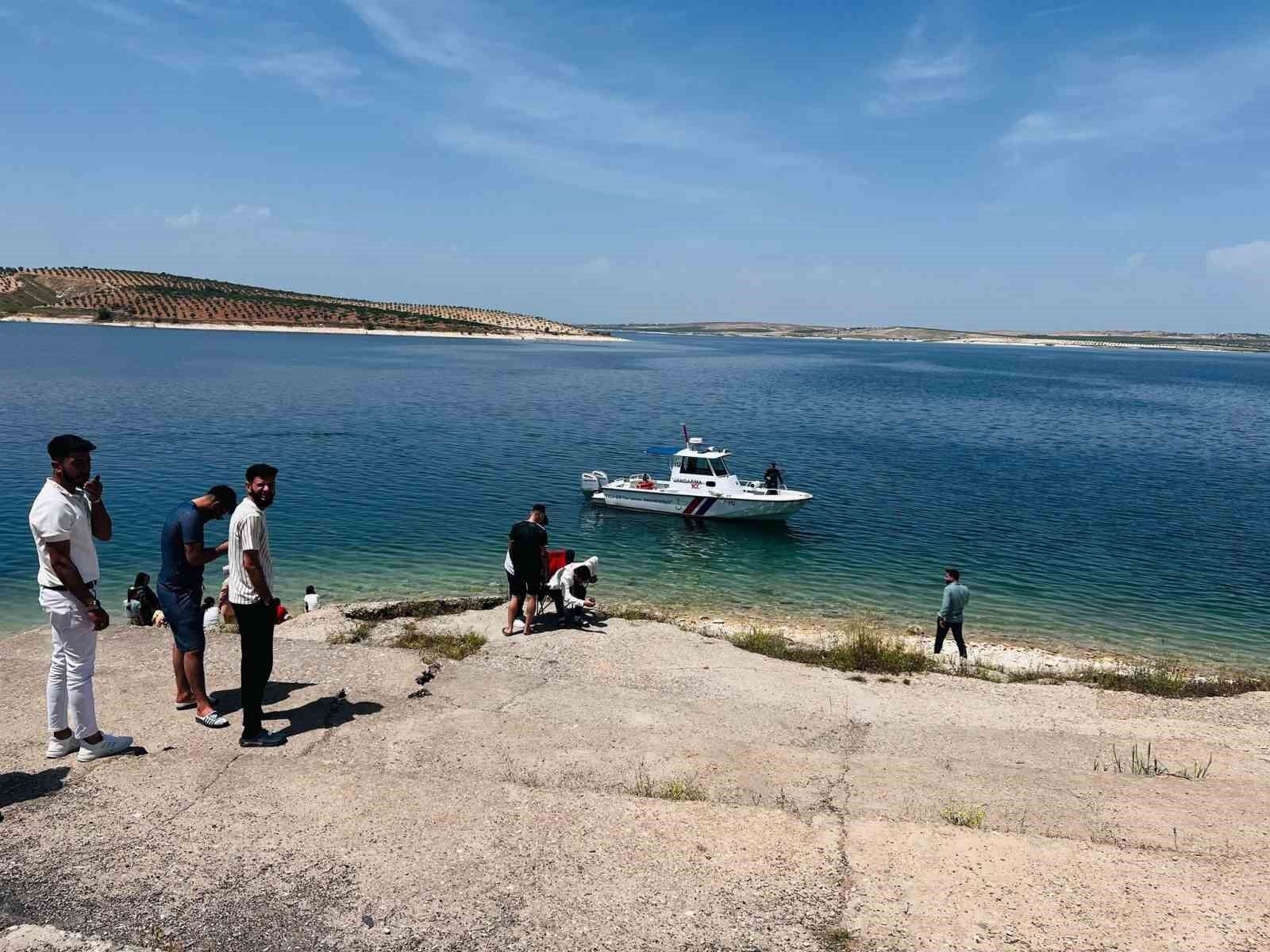 Suda yüzen 32 kişiye 94 bin lira ceza kesildi
