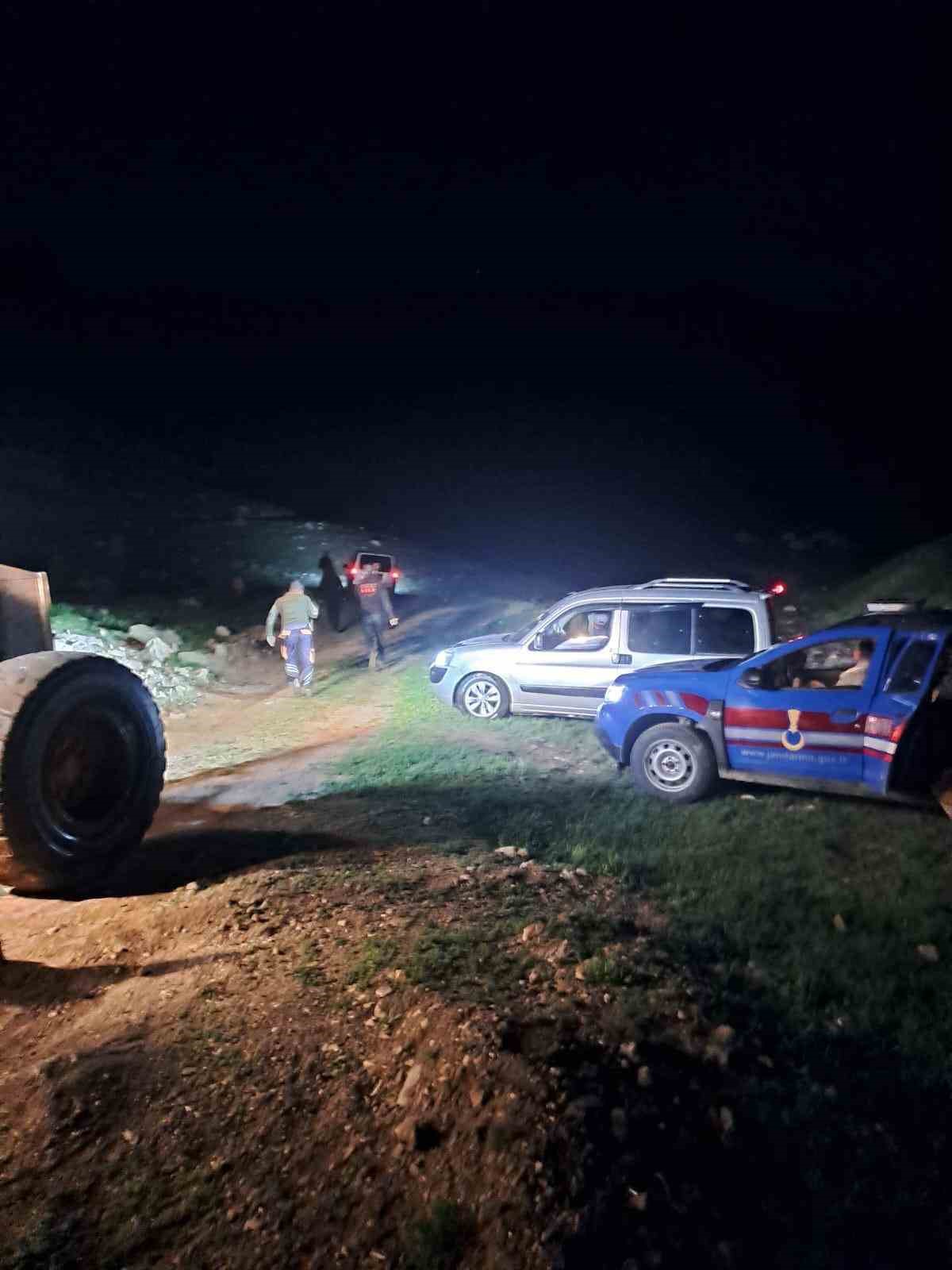 Van’da pancar toplamaya giden vatandaşlar su seviyesi yükselince mahsur kaldı