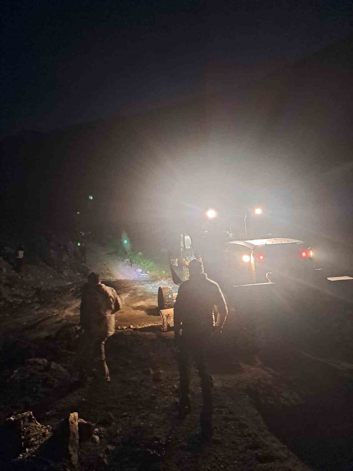 Van’da pancar toplamaya giden vatandaşlar su seviyesi yükselince mahsur kaldı