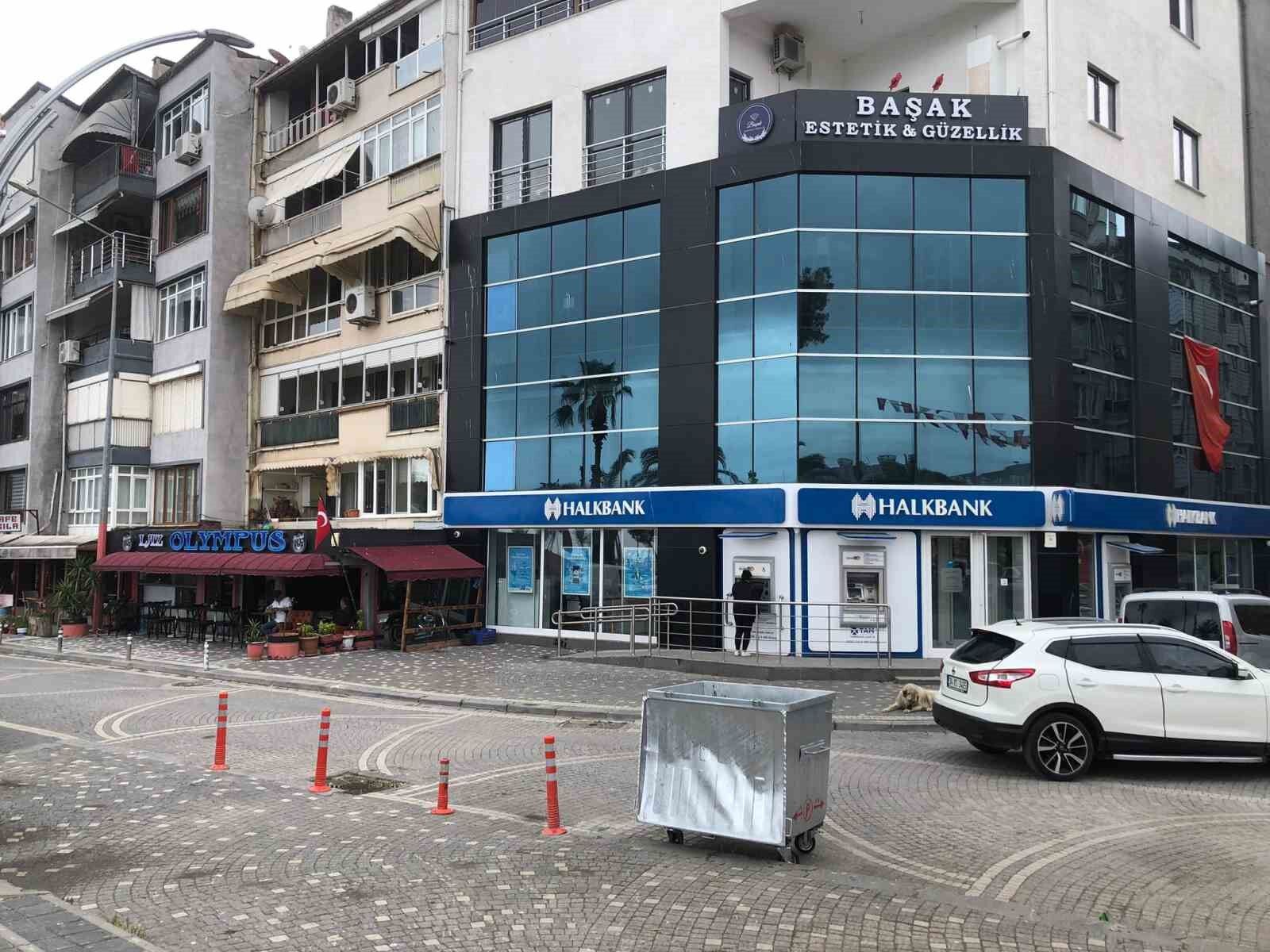 Genç kadını sürükleyerek böyle kaçırmaya çalıştılar, tutuklandılar