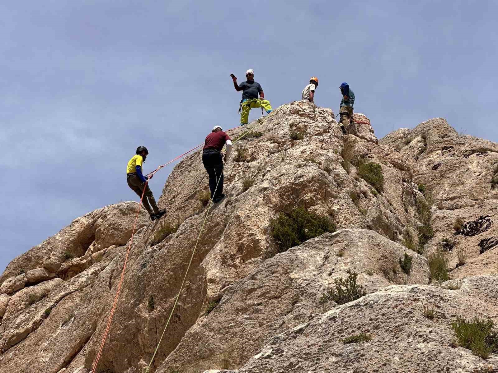 Van’da Türkiye Dağcılık Federasyonu onaylı dağcılık eğitimi verildi