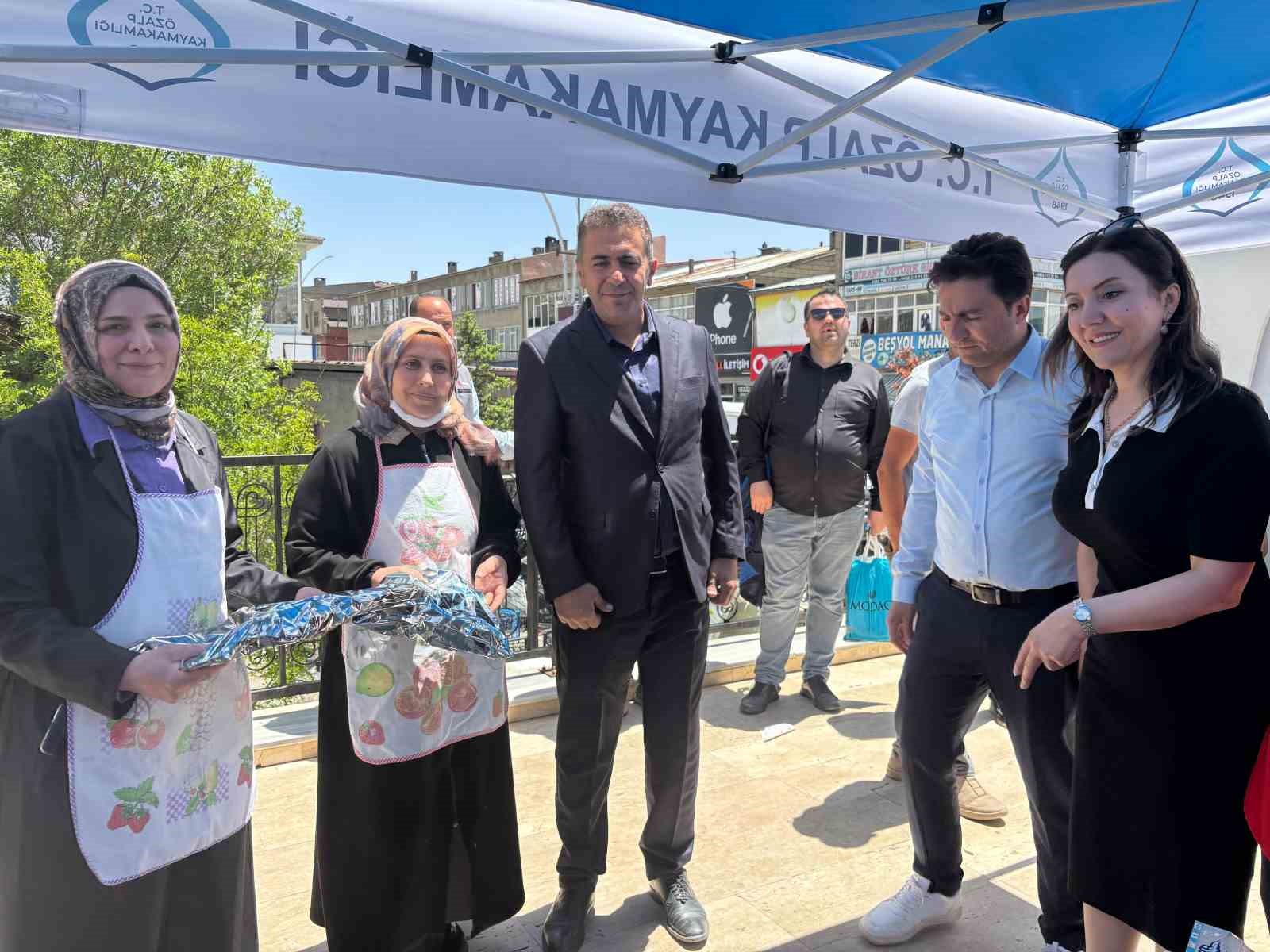 Özalp’te kursiyerler arasında yemek yarışması yapıldı