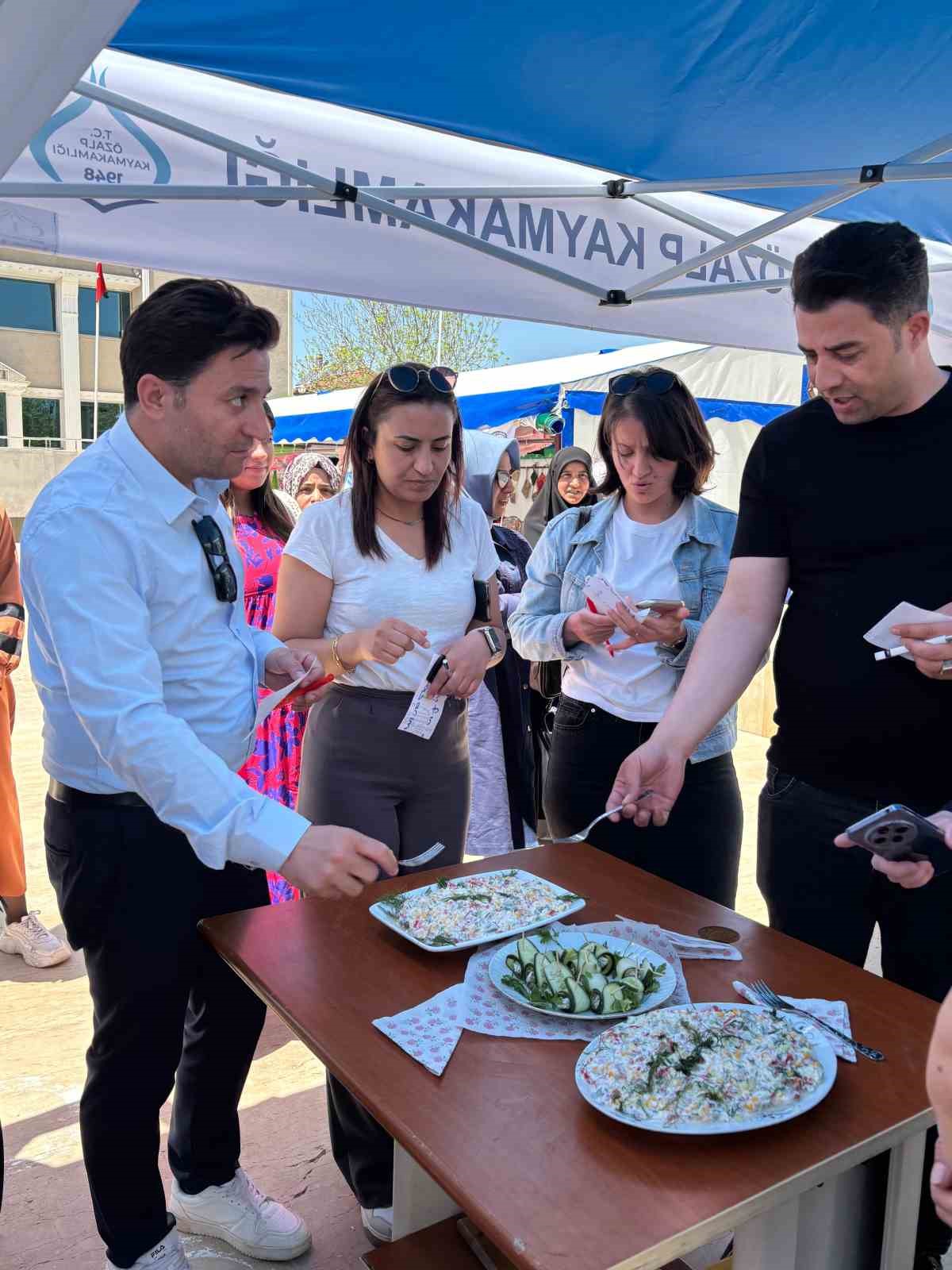 Özalp’te kursiyerler arasında yemek yarışması yapıldı