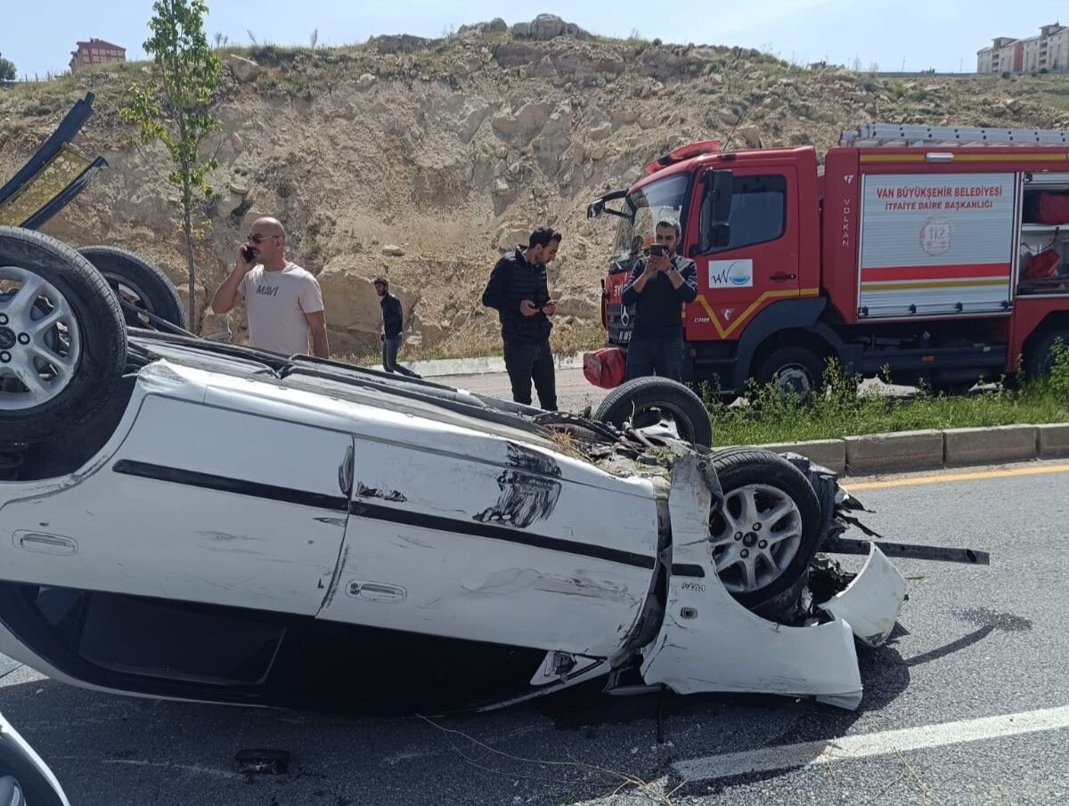 Van’da trafik kazası: 3 yaralı