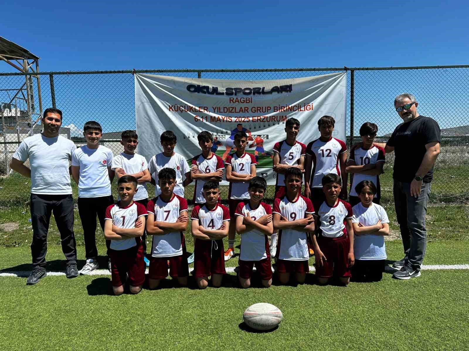 Van’daki ortaokulun spor başarısı göz doldurdu