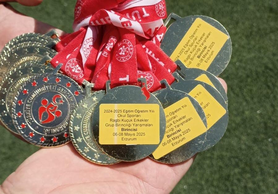 Van’daki ortaokulun spor başarısı göz doldurdu