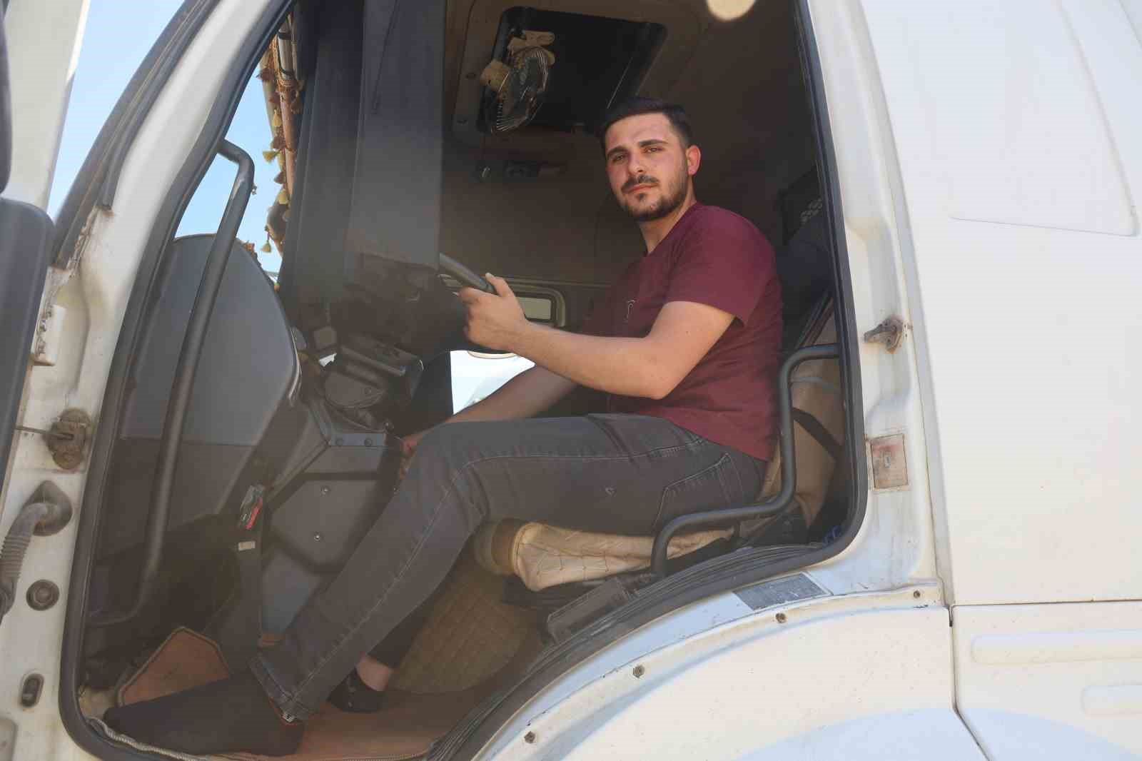 Ekmek parası için çıktıkları 14 günlük yolda tırlarını Çin mafyasına kaptırdılar