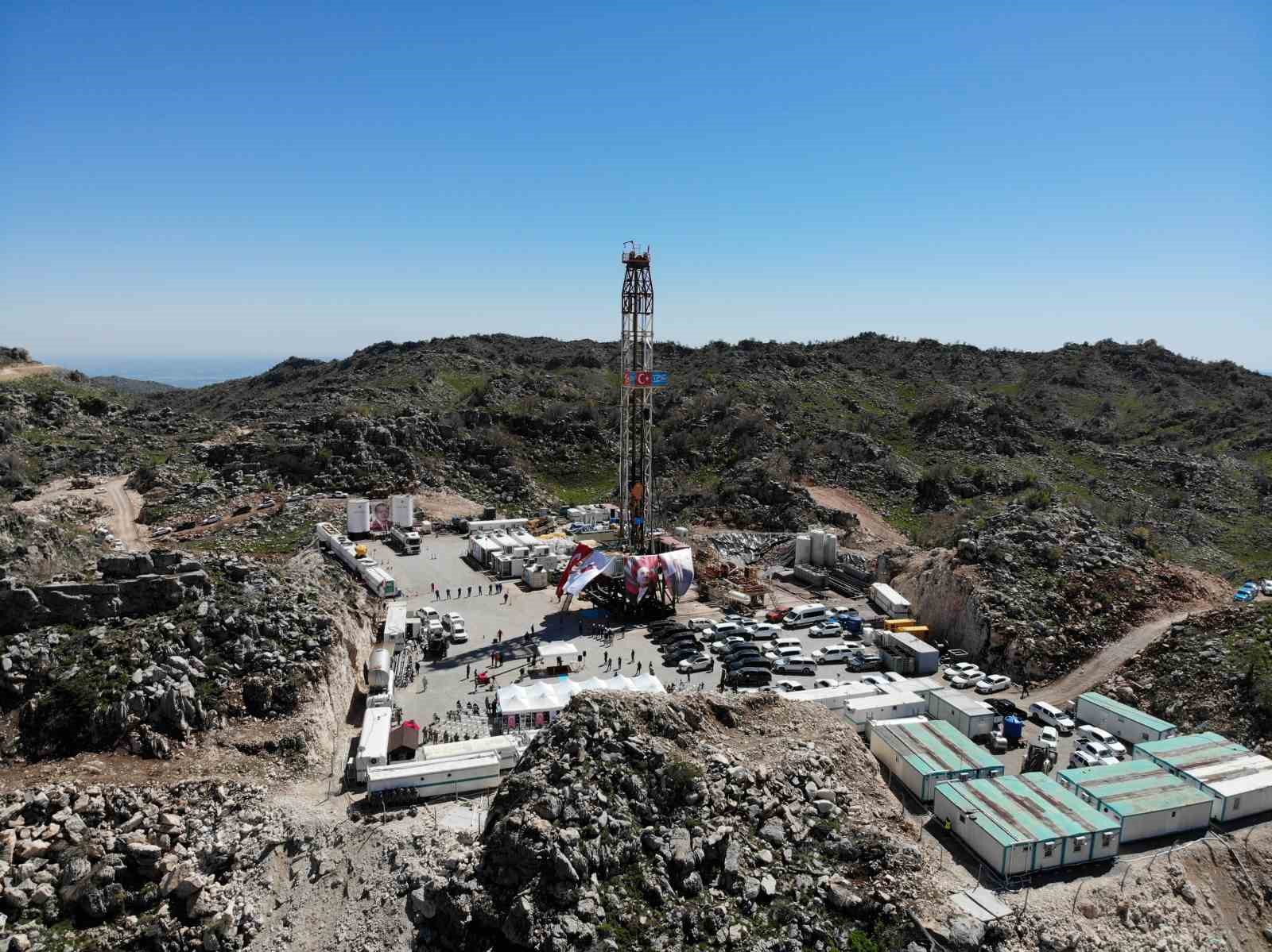 Gabar petrolü Şırnaklı gençlerin yeni istihdam kapısı oldu