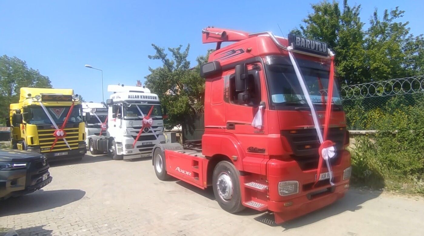 Dünyaevine giren tır şoförüne arkadaşlarından tırlı konvoy