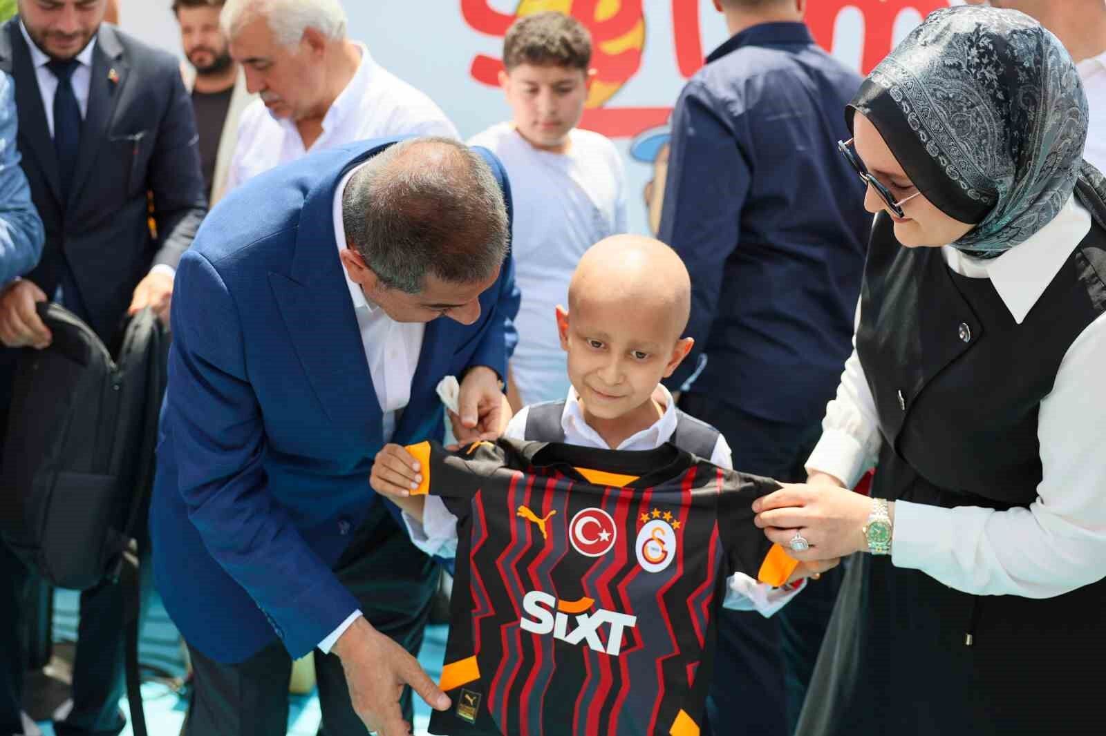 Esenler Belediyesi’nden kanseri yenen 7 yaşındaki Selim için anlamlı etkinlik