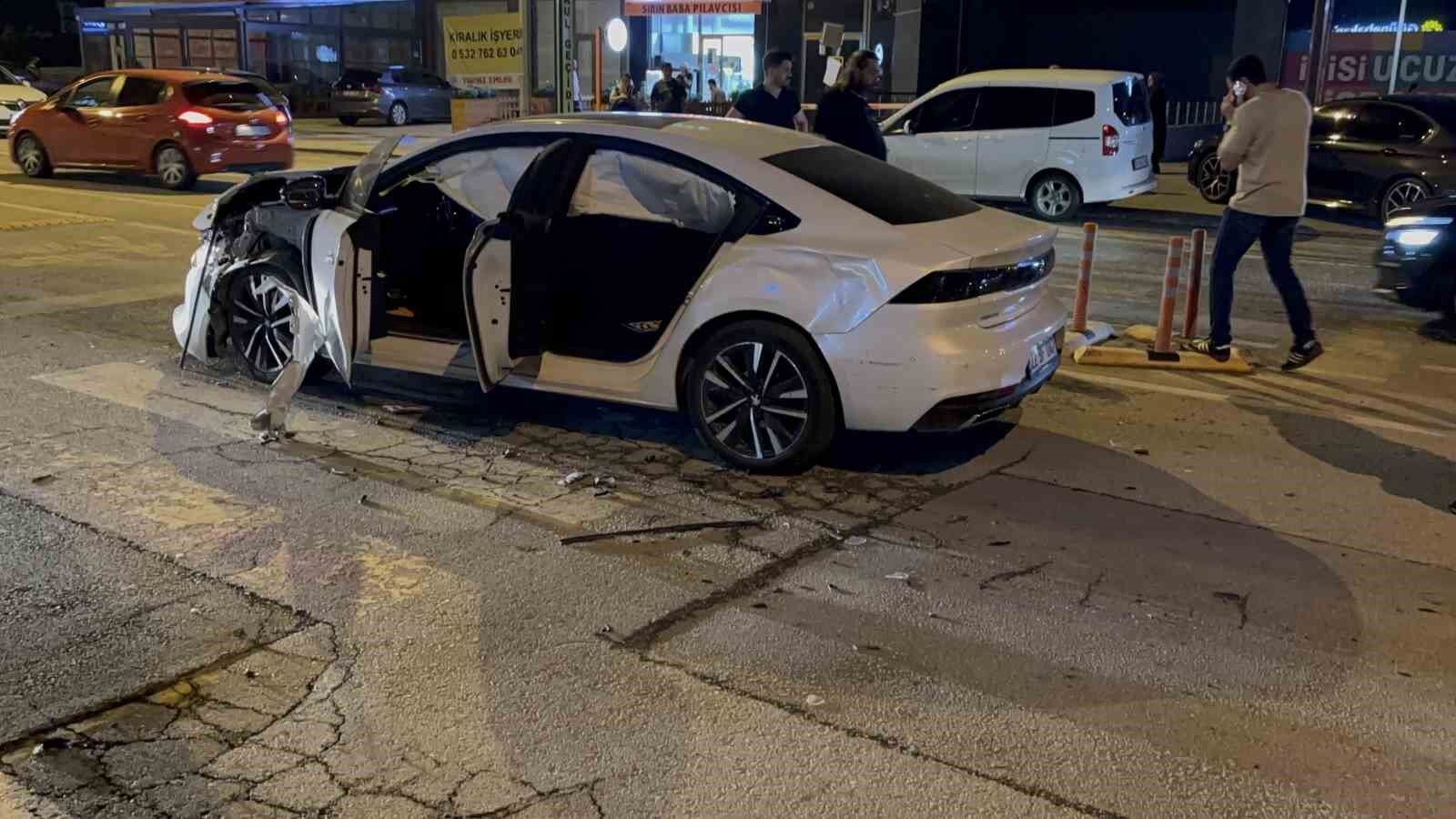 Edirne’de 4 aracın karıştığı zincirleme kaza kamerada