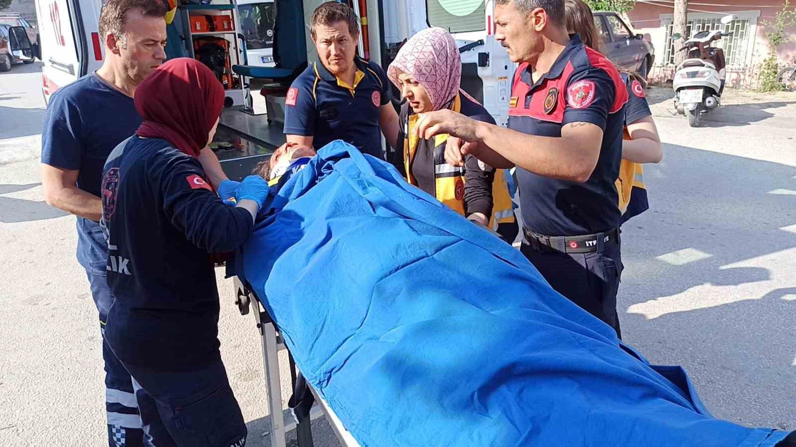 Kontrolden çıkan otomobil dere yatağına uçtu anne ve oğlu yaralandı