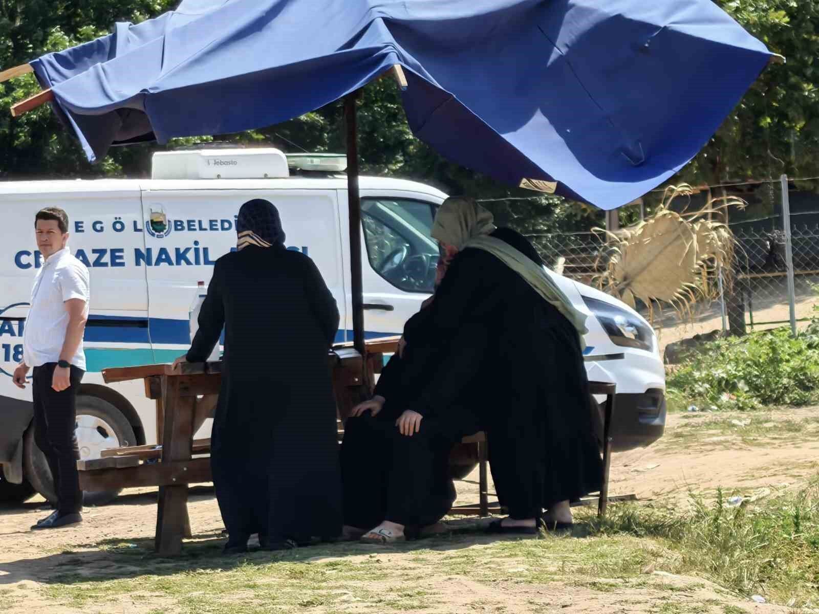 Termal suya giren emekli öğretmen boğularak hayatını kaybetti