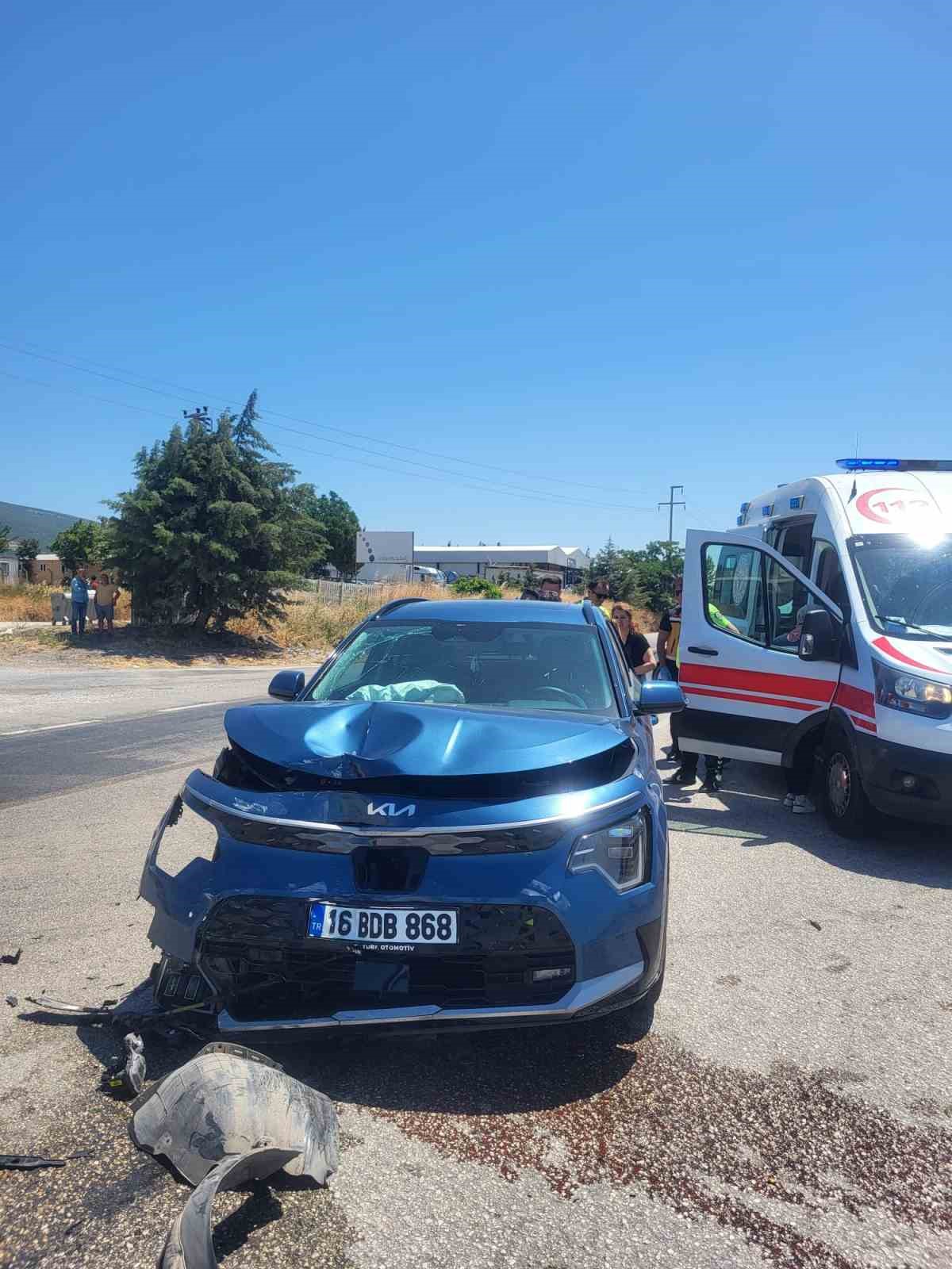 Bursa’da dikkatsizlik kazaya sebep oldu: 5 yaralı