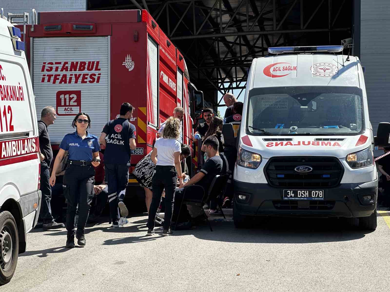 Ümraniye’de motor fabrikasında yangın çıktı: 10 işçi dumandan etkilendi