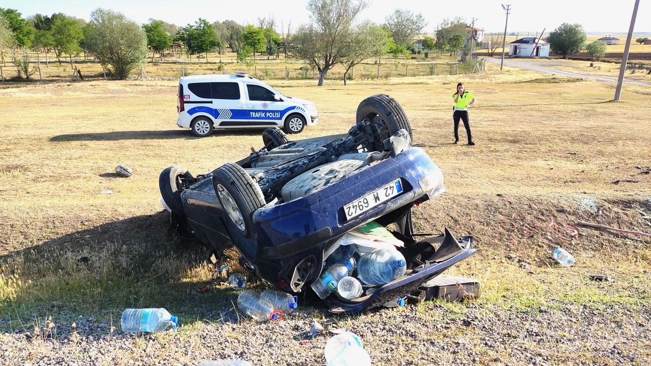 Kulu’da yaşlı sürücü virajı alamayınca takla attı: 2 yaralı