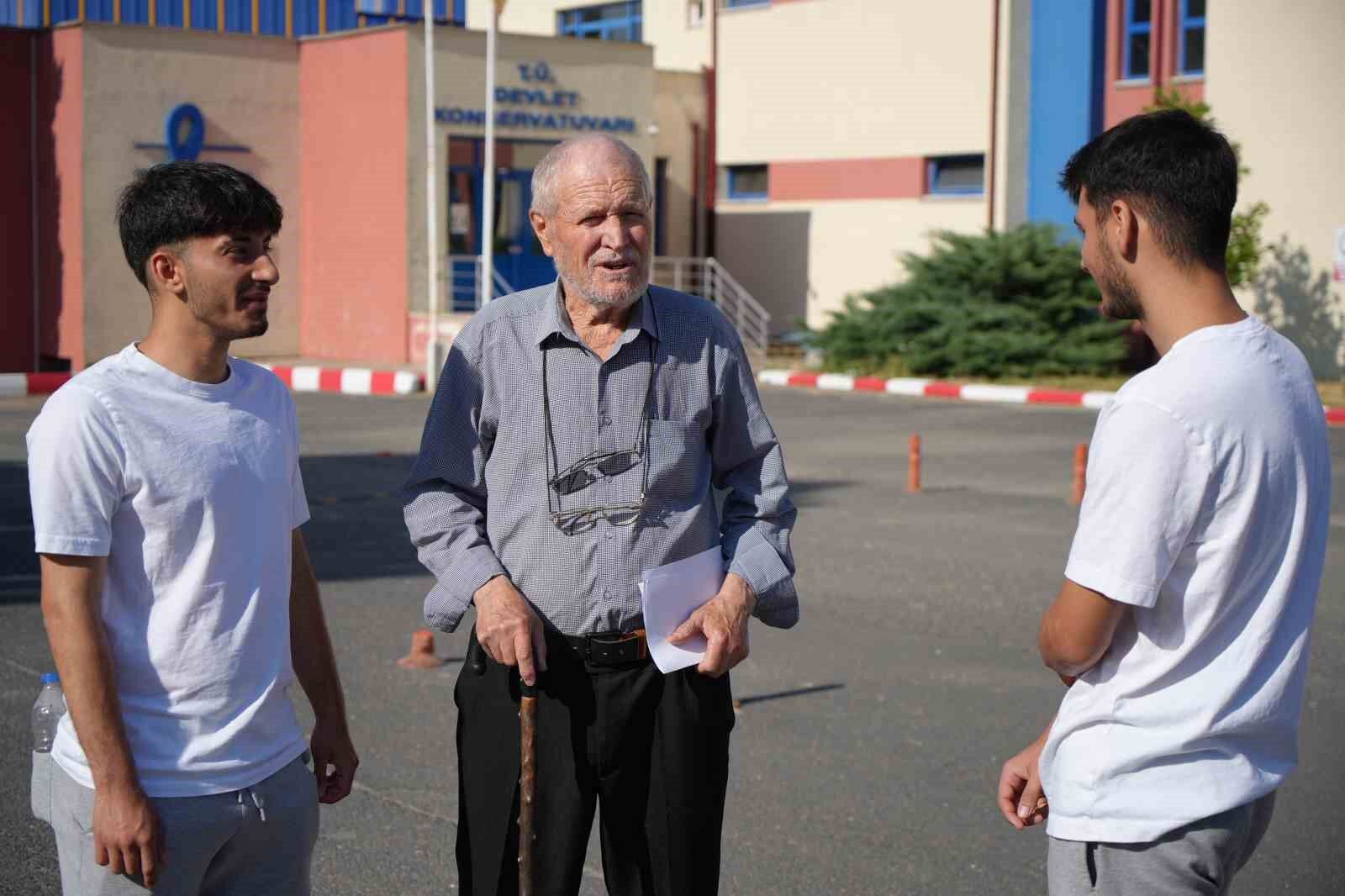 YKS’nin en yaşlı adayı 81 yaşındaki 