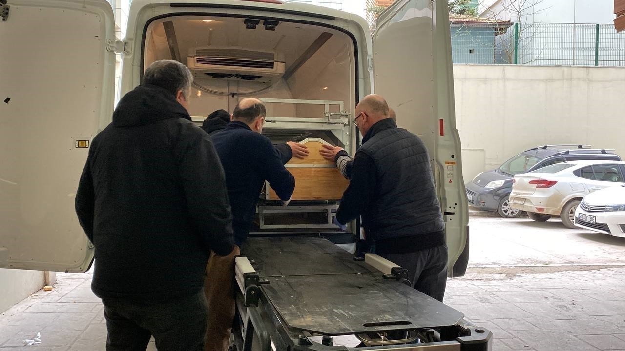 Çocuklarını yataklarında boğan babanın yine cezai ehliyeti tam çıktı