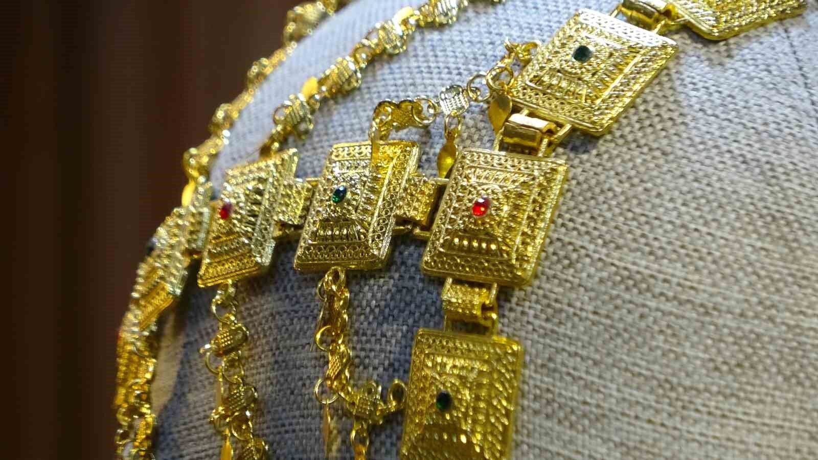 Van’da düğünlerin yeni gözdesi: İmitasyon takılar