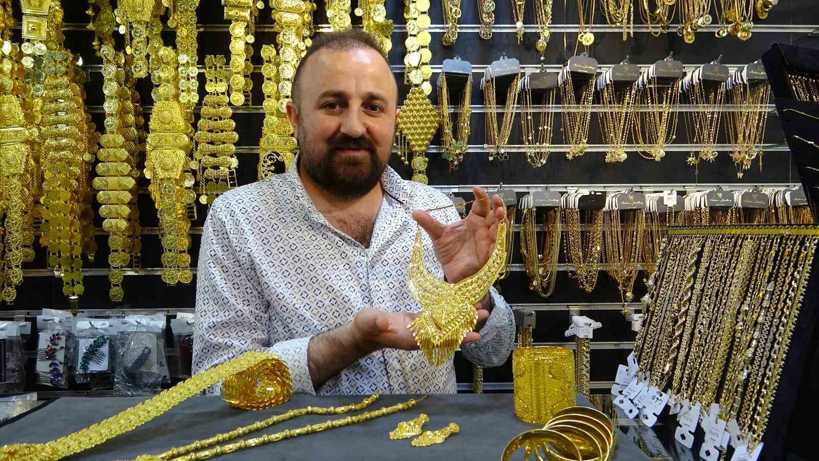 Van’da düğünlerin yeni gözdesi: İmitasyon takılar