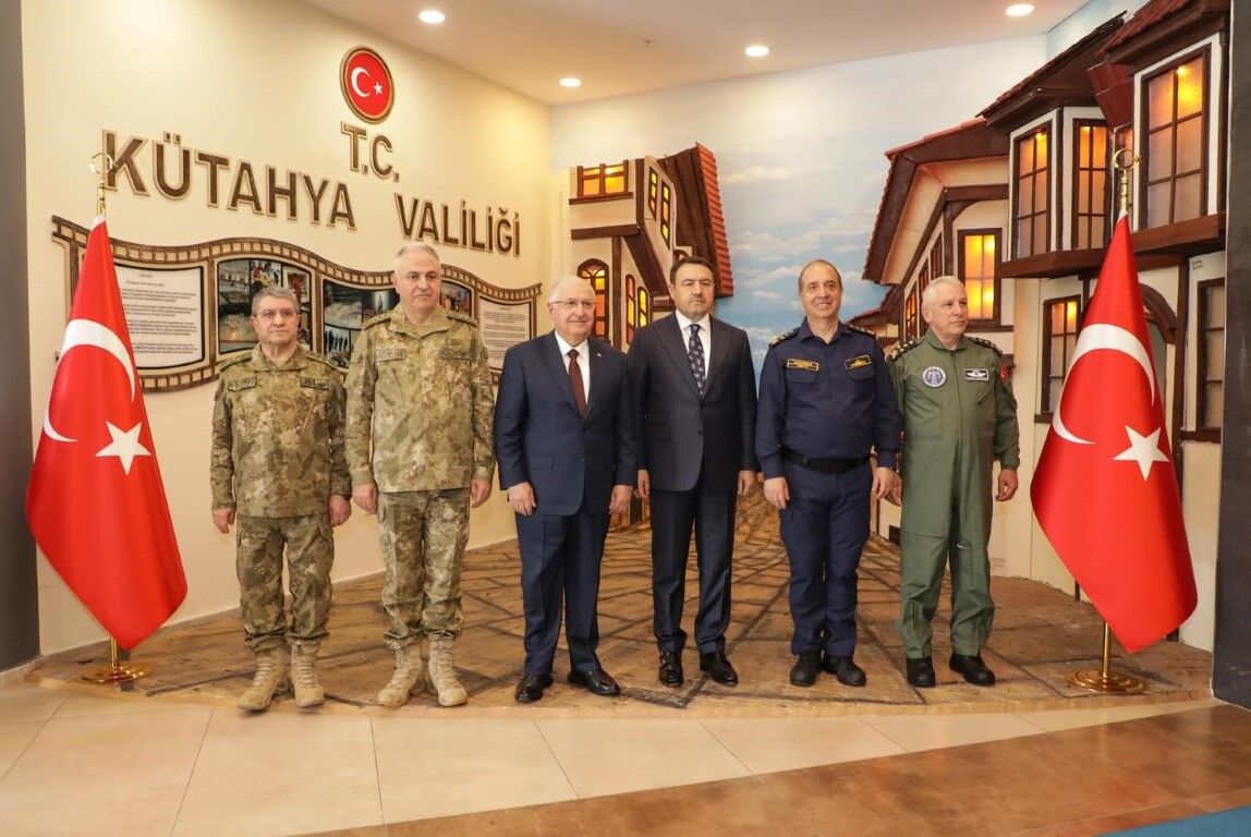 Bakan Güler, Kurban Bayramı’nda Mehmetçikle bir araya geldi