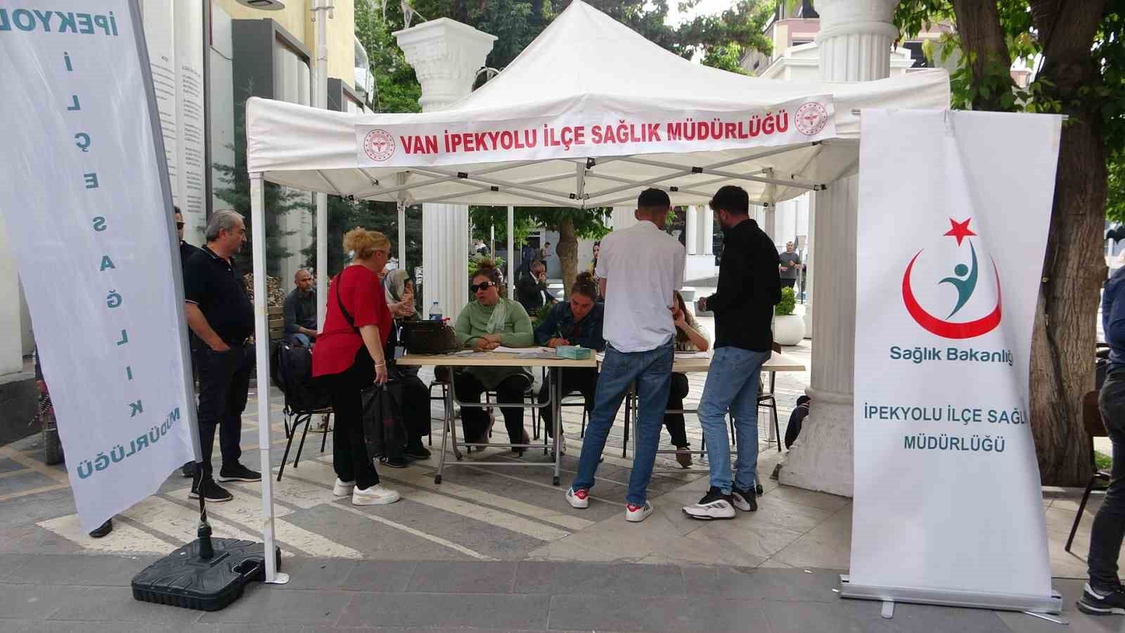 İpekyolu Sağlık Müdürlüğünden sigara ve obezite ile mücadele standı