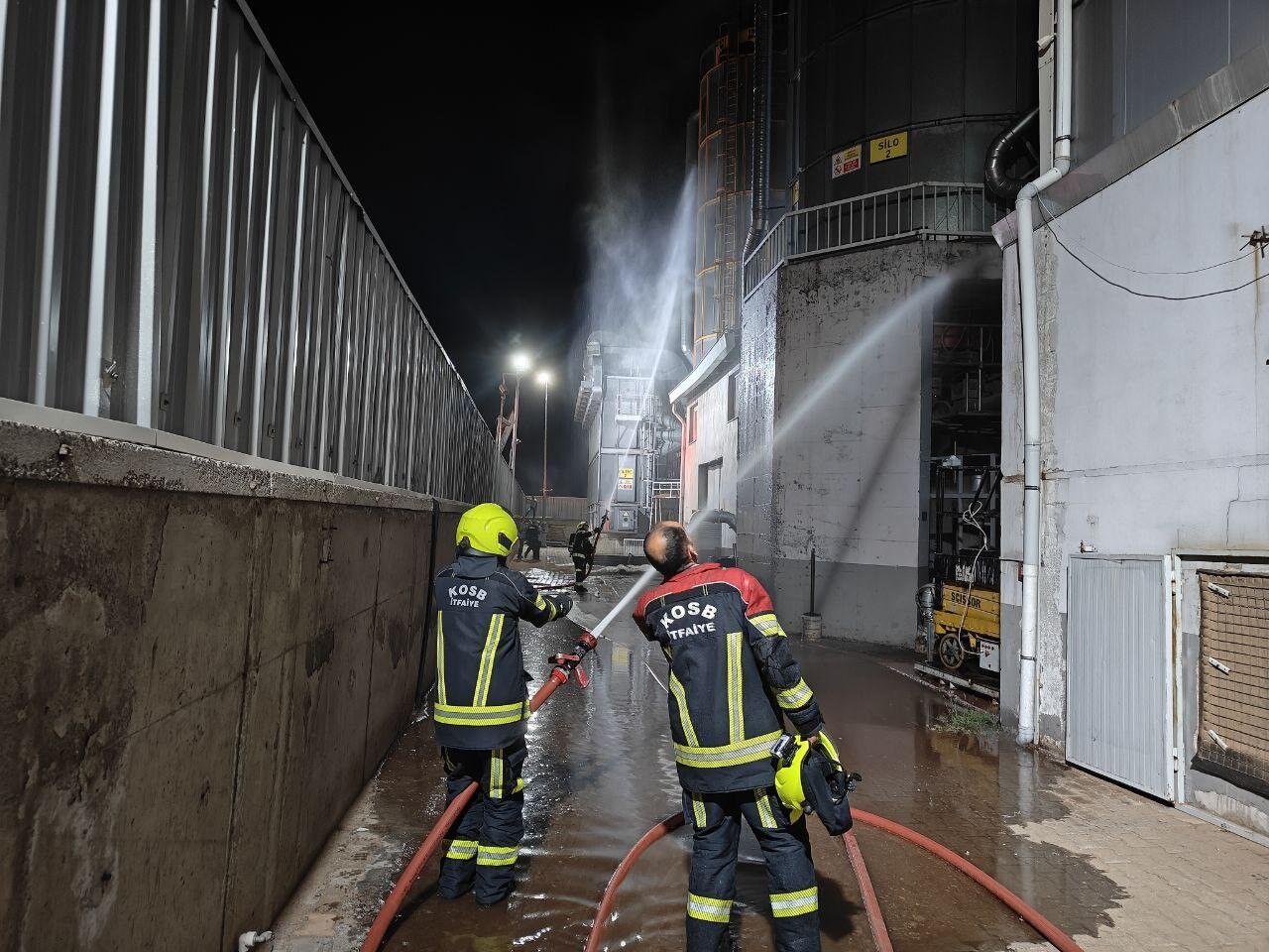 Kayseri’de ahşap fabrikasında korkutan yangın