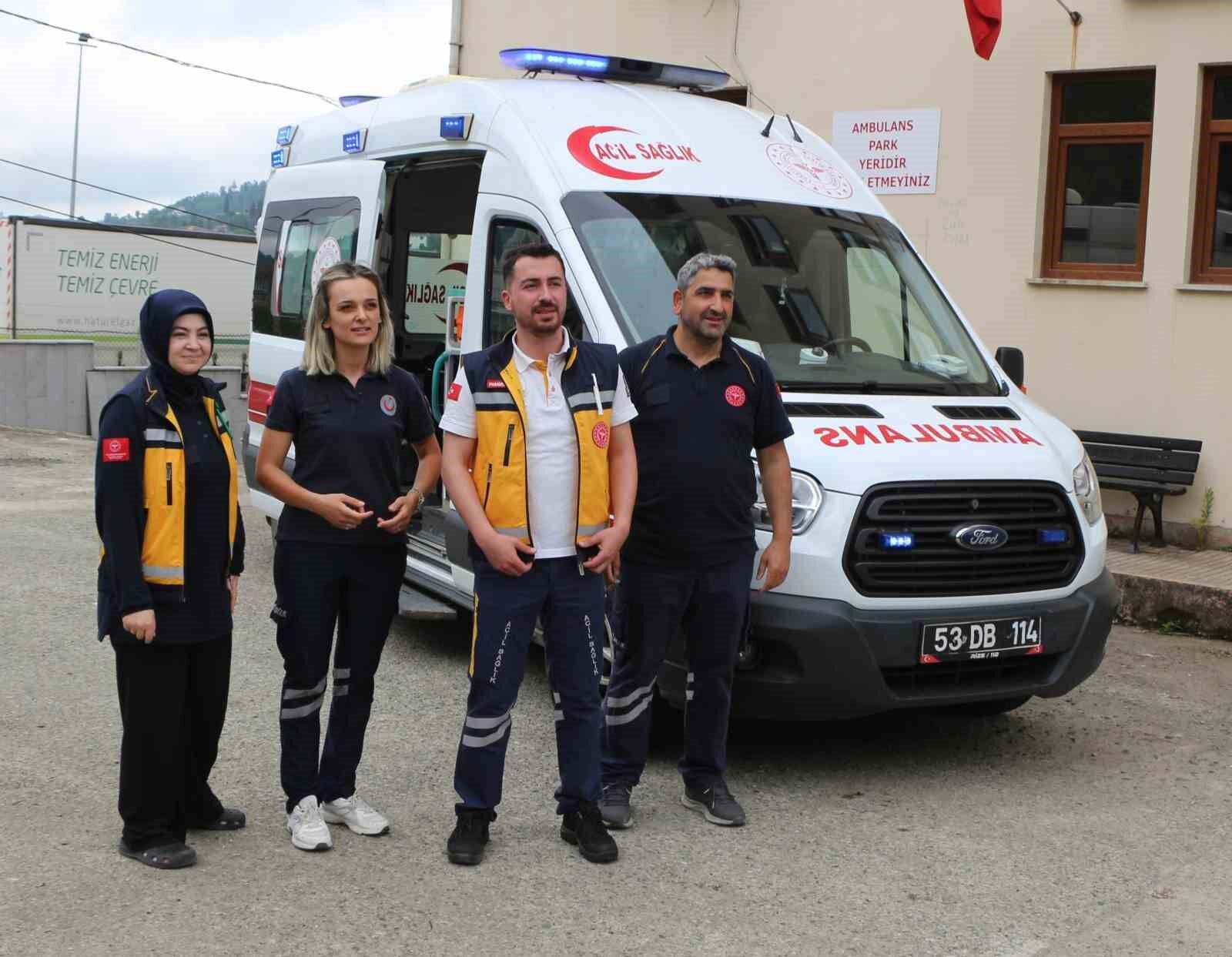 Ürettiği balın lezzetine kandı, deli bal hastanelik etti