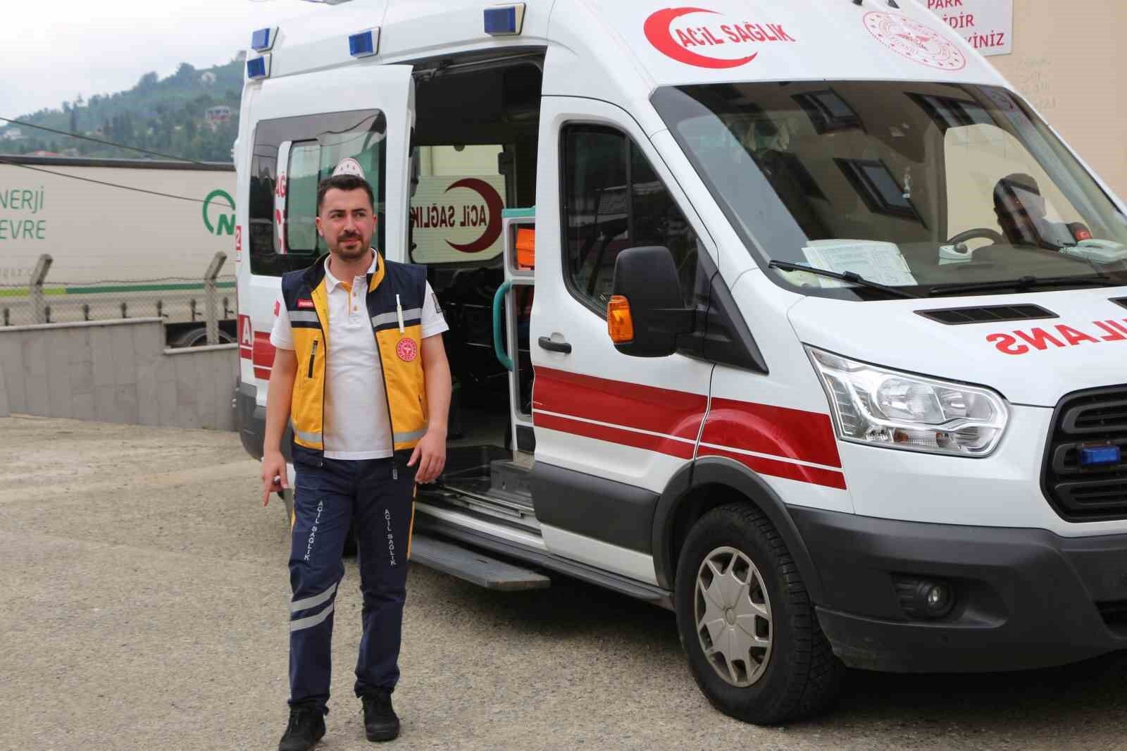 Ürettiği balın lezzetine kandı, deli bal hastanelik etti