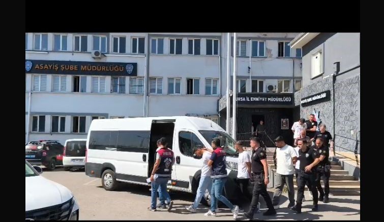 Sosyal medya üzerinden borsa vurgununa polis baskını