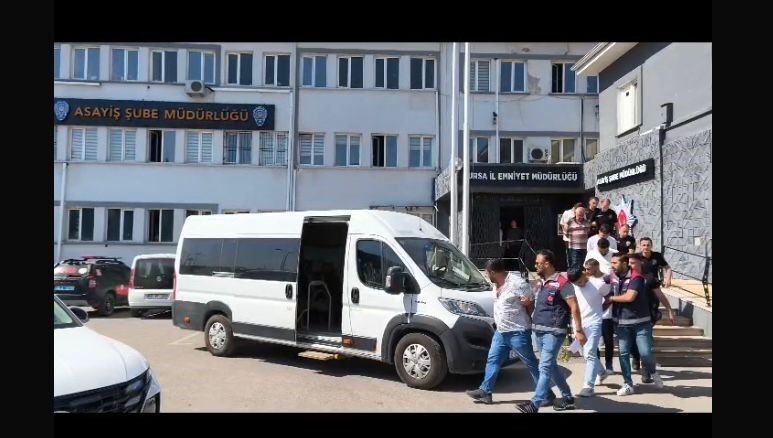 Sosyal medya üzerinden borsa vurgununa polis baskını