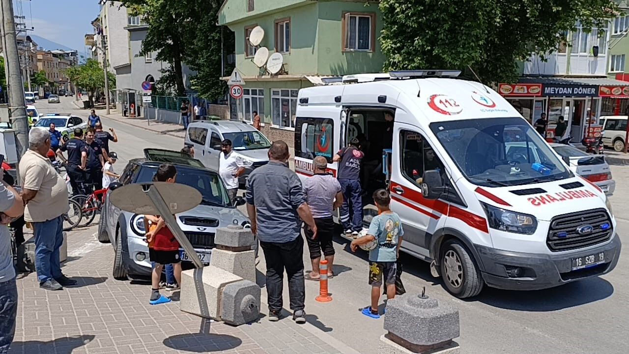 Direksiyon başında nöbet geçirdi, bariyerlere çarparak durabildi
