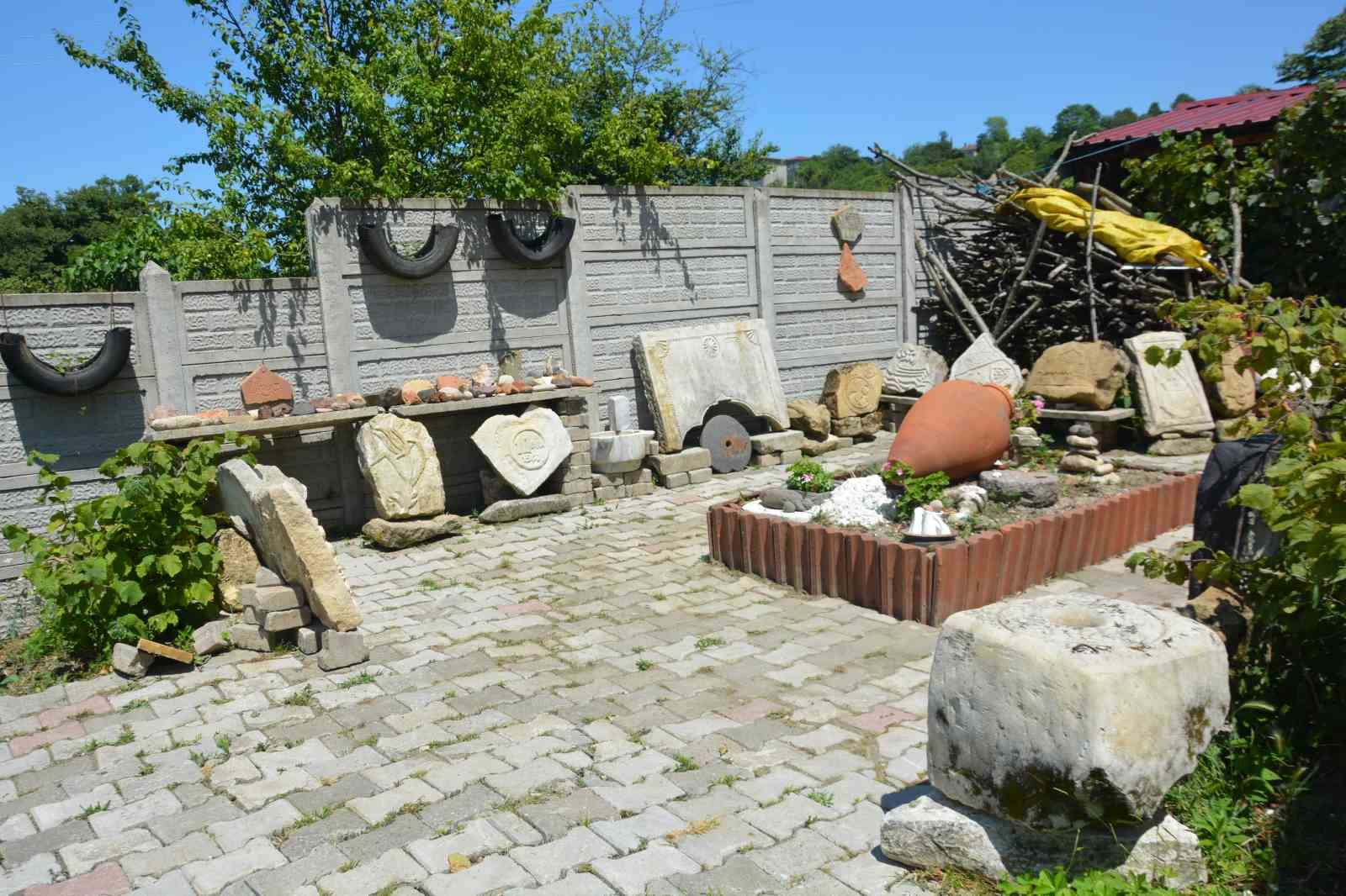 Taşlara kazınan bir tutku: Evinin bahçesini, Türk-İslam Eserleri Müzesi’ne çevirdi