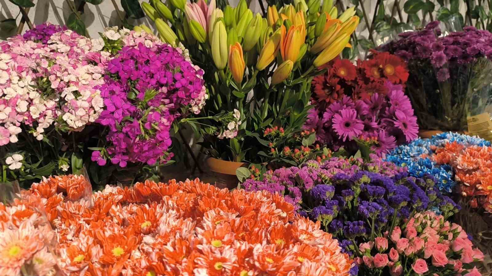 Kırşehir’de vatandaşlar teraryum ve canlı çiçeklere yöneldi