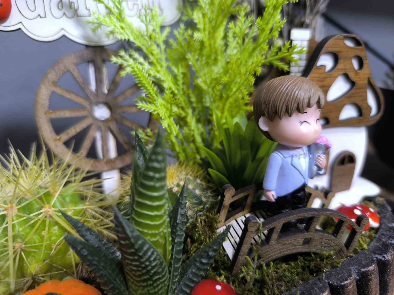 Kırşehir’de vatandaşlar teraryum ve canlı çiçeklere yöneldi