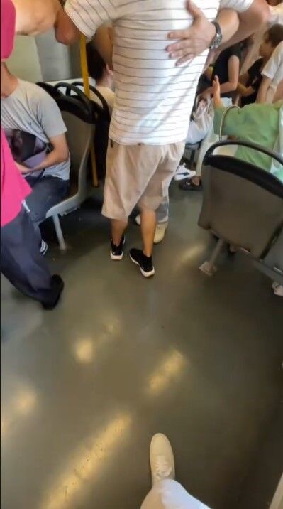 Metroda süs kavgası